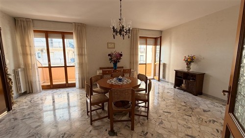 Appartamento di 4 vani + acc. al 3° piano con ascensore